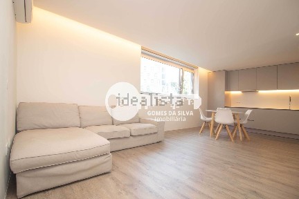 Apartamento T1 à venda na Rua Professor Doutor João Carvalho