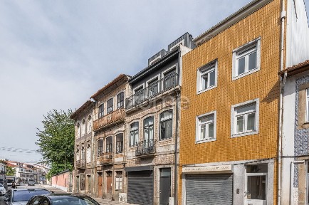 Apartamento T1 à venda na Rua Dom Pedro V, 13 a
