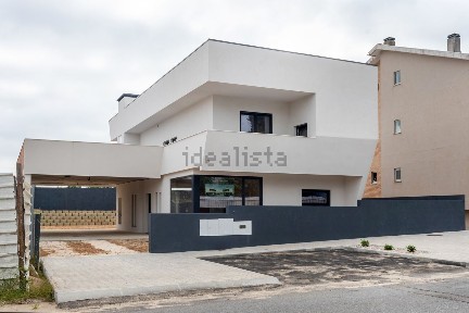 Moradia independente à venda em Oliveirinha