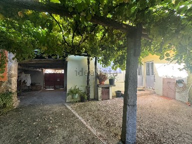 Moradia independente à venda na Rua D Frei Vasco de Miranda