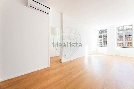 Apartamento T1 à venda no Largo de Santa Cruz