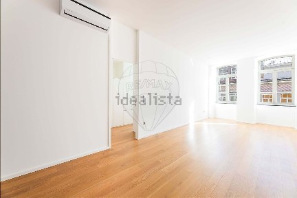 Apartamento T1 à venda no Largo de Santa Cruz