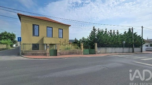Moradia independente à venda em Avanca