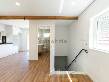 Apartamento T1 à venda na Rua Doutor Pereira Caldas, 425