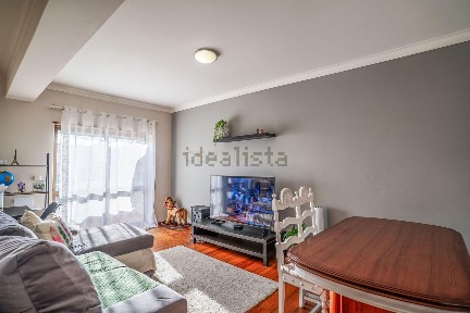 Apartamento T2 à venda na Rua Amadeu de Sousa Cardoso, 5