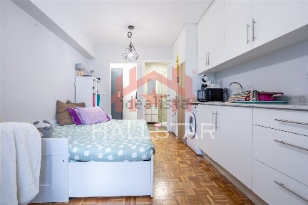 Apartamento T0 à venda no Largo Paio Guterres, 11