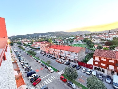 Apartamento T3 à venda na Avenida 25 de Abril, 77