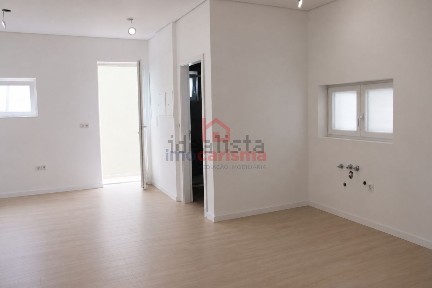 Apartamento T1 à venda na Rua de Santo António, 25