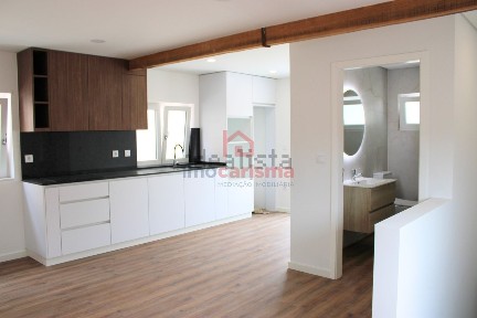 Apartamento T1 à venda na Rua de Santo António, 25