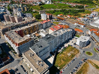 Apartamento T3 à venda na Avenida Alcaides de Faria
