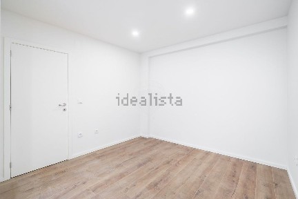 Apartamento T1 à venda na Rua Doutor José Vilaça, 35