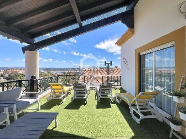 Apartamento T3 à venda na Estrada do Facho, 1
