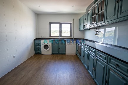 Apartamento T3 à venda na Rua da Fonte, 2410