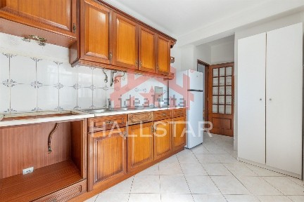 Apartamento T2 à venda na Praça Amílcar Alexandre Gordalina, 1