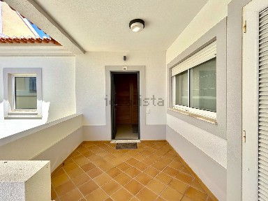 Apartamento T3 à venda na Rua Jósefa de Obidós, 7