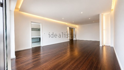 Apartamento T3 à venda na Avenida de Infias s/n