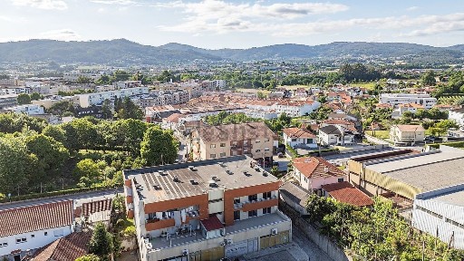 Apartamento T3 à venda na Rua Mãe de Água