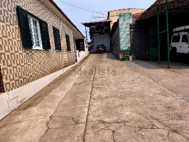 Moradia independente à venda em Paços de Brandão