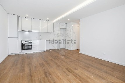 Apartamento T2 à venda na Avenida Comendador Anibal C. R. Oliveira