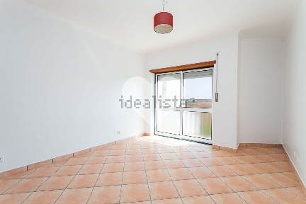 Apartamento T1 à venda na Rua Moderna, 6 b