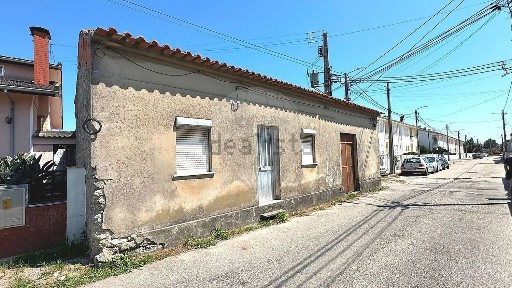 Moradia independente à venda na Avenida Europa