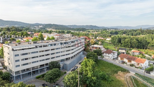 Apartamento T3 à venda na Rua Monte das Cruzes, 129