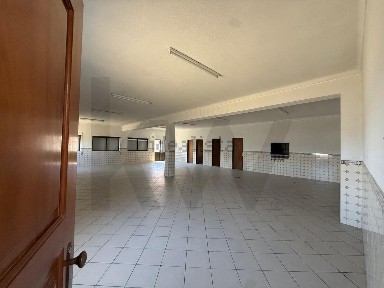 Casa ou moradia à venda na Rua Principal