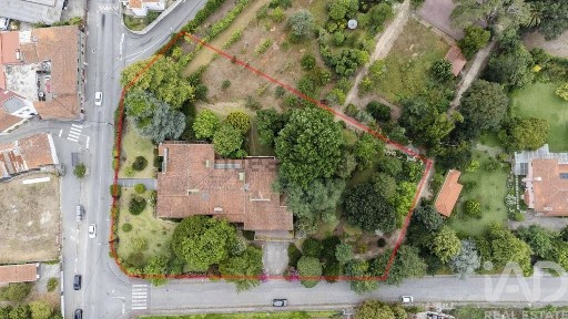 Moradia independente à venda em Paços de Brandão
