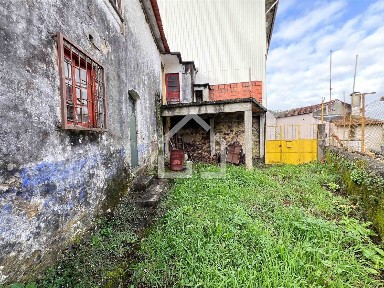 Moradia independente à venda em Romariz