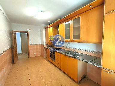 Apartamento T1 à venda na Praceta da Sismaria