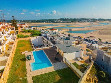 Apartamento T2 à venda na Rua Visconde Morais, 7