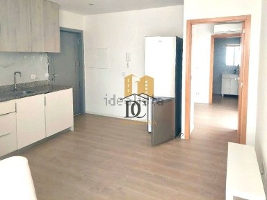 Apartamento T1 à venda na Rua do Talvai