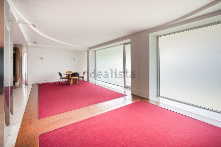 Apartamento T3 à venda na Rua Doutor José Maria Brandão