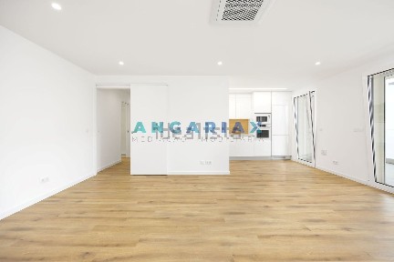 Apartamento T2 à venda na Avenida da Independência Nacional, 21