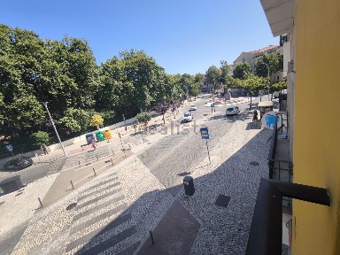 Apartamento T5 à venda no Largo Conde Fontalva, 1