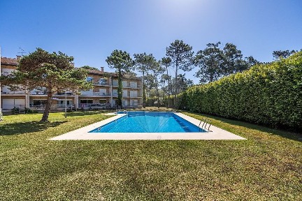 Apartamento T2 à venda na Rua da Urbanização dos Lírios