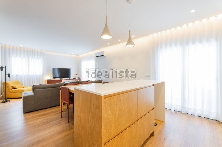 Apartamento T3 à venda na Rua Damião de Góis, 174