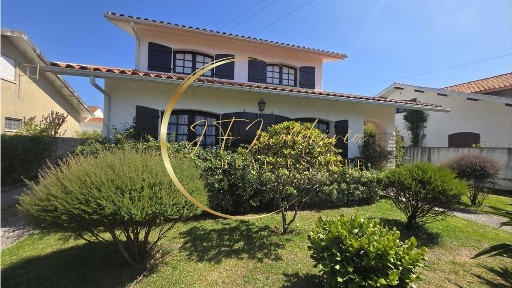 Moradia independente à venda em São Salvador