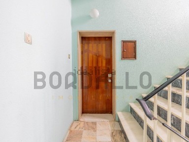 Apartamento T3 à venda na Rua Fialho de Almeida