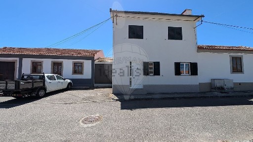 Moradia independente à venda em São João