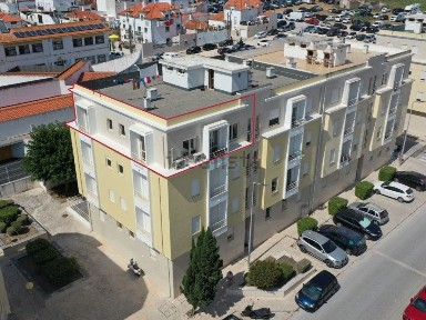 Apartamento T3 à venda em Nazaré