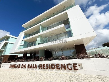 Apartamento T3 à venda na Avenida Marginal