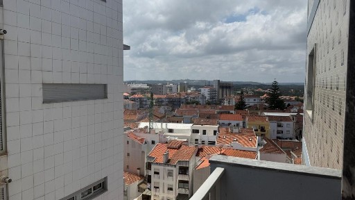Apartamento T3 à venda na Avenida da Independência Nacional, 19