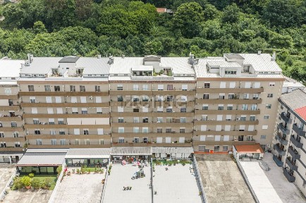 Apartamento T4 à venda na Avenida Dom João IV s/n