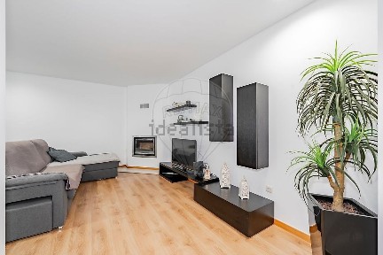 Apartamento T3 à venda na Rua do Outeiral