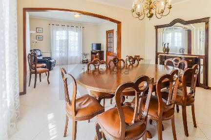 Casa ou moradia à venda em Oiã