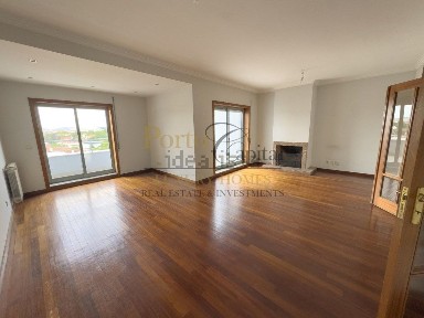 Apartamento T5 à venda em São Victor