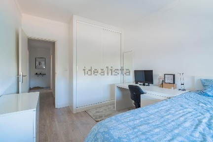 Apartamento T3 à venda na Estrada de Pinheiros, 166 /400