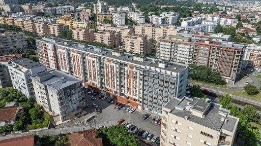 Apartamento T2 à venda na Rua Afonso Palmeira