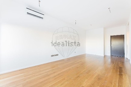 Apartamento T1 à venda no Largo de Santa Cruz